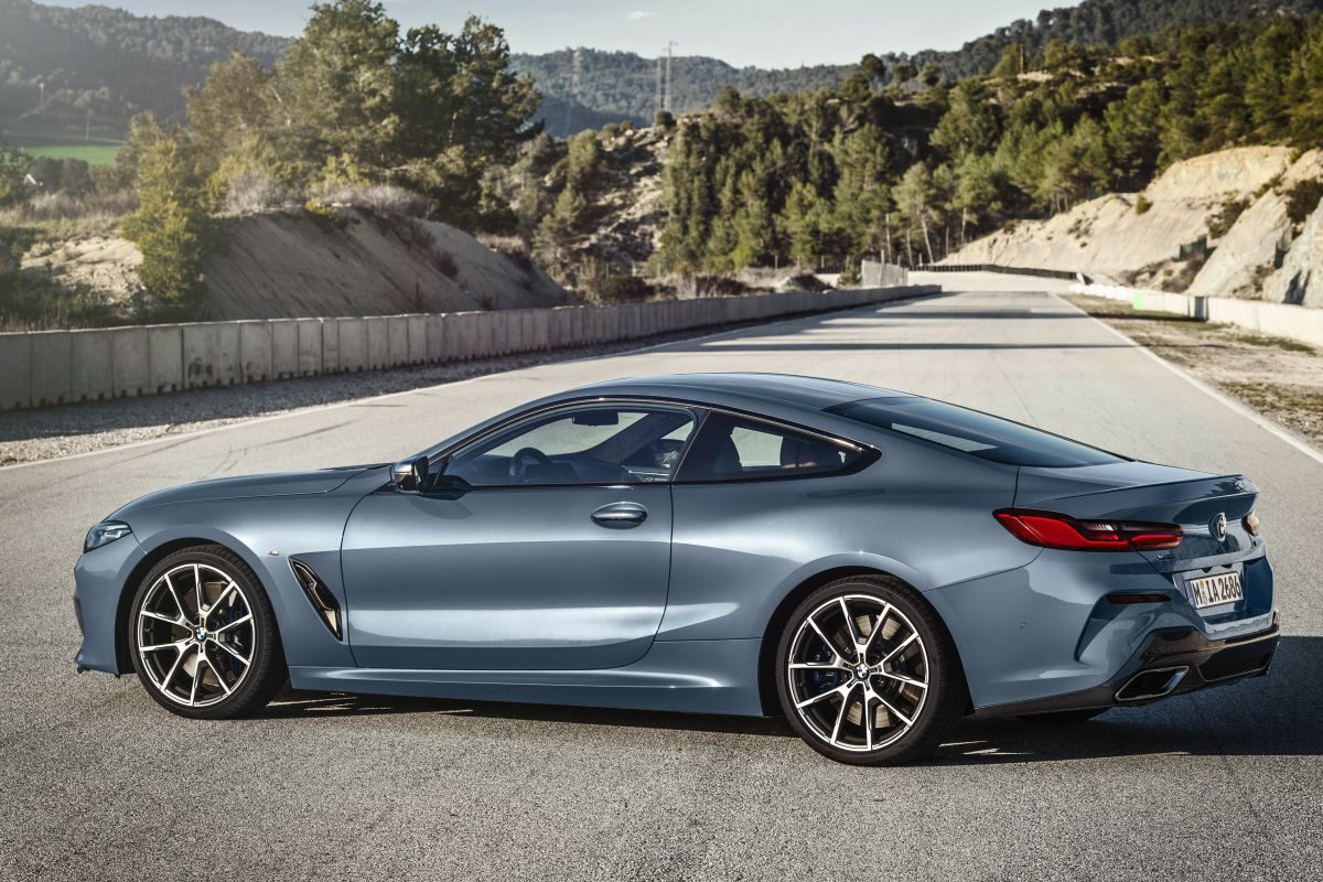 BMW 8 Serisi Coupé · Gri — görsel 4