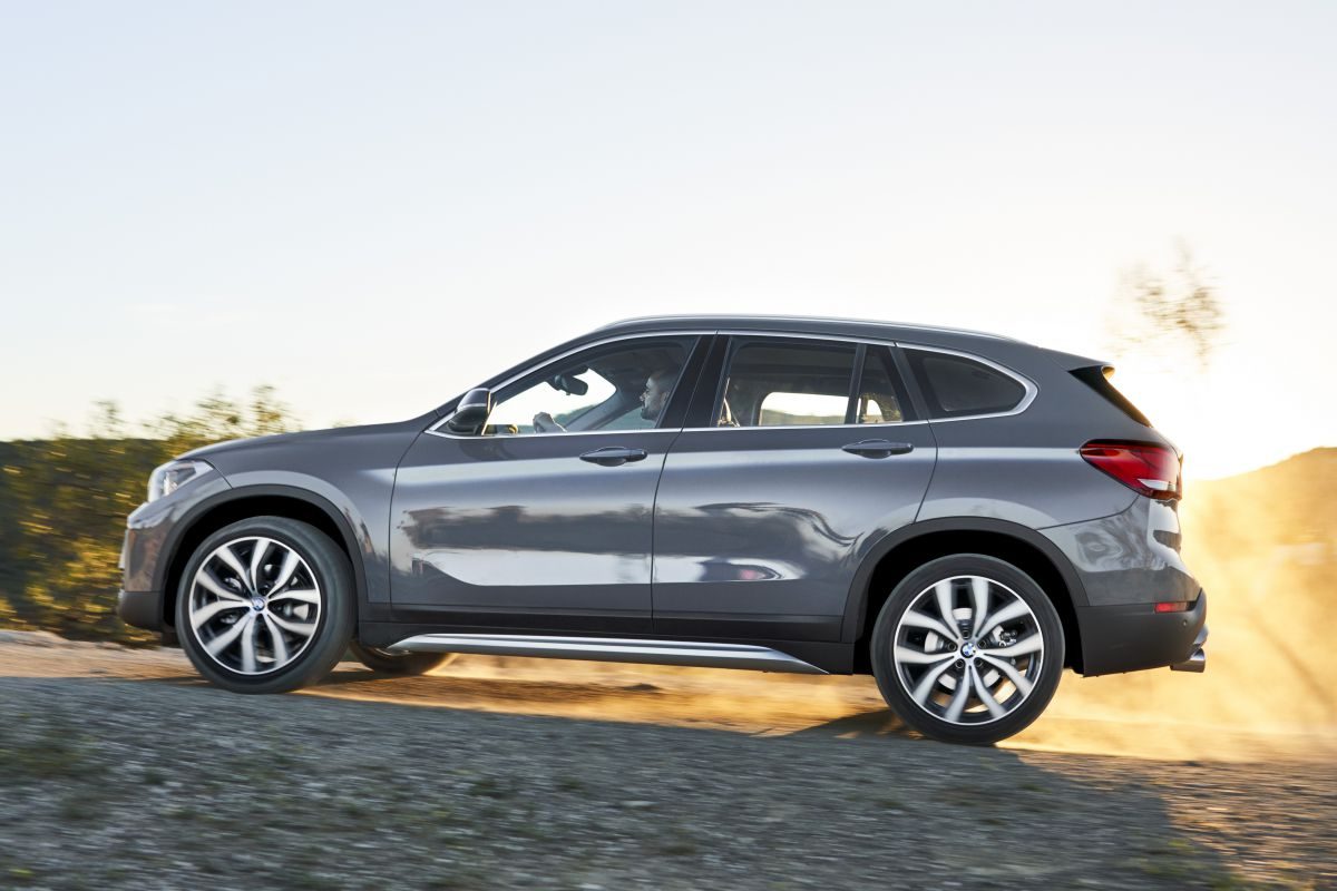 BMW X1 · رمادي — الصورة 2