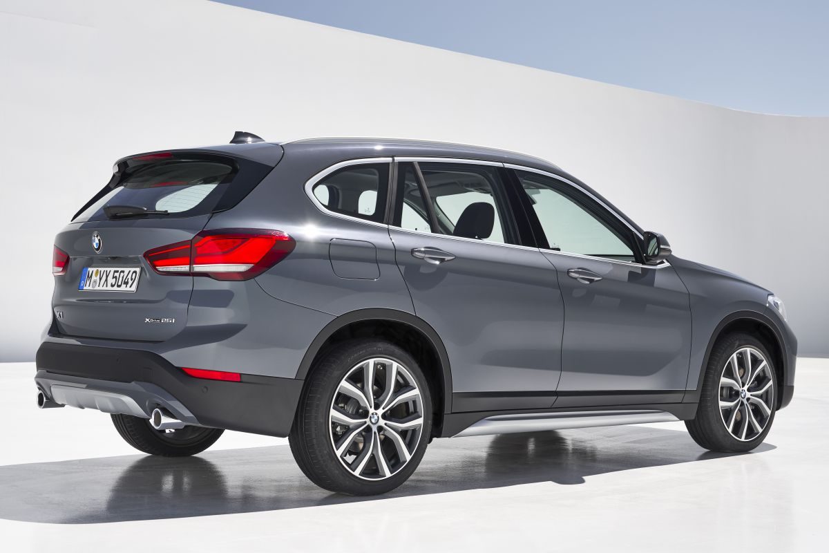 BMW X1 · رمادي — الصورة 5