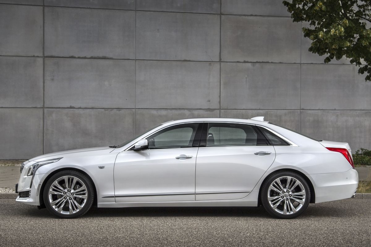 Cadillac CT6 · Beyaz — görsel 3