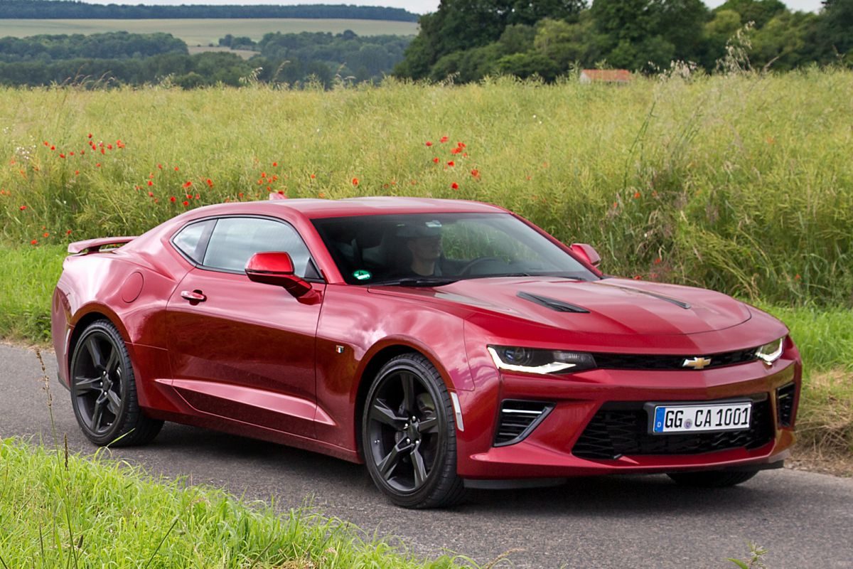 Chevrolet Camaro · Kırmızı — görsel 5