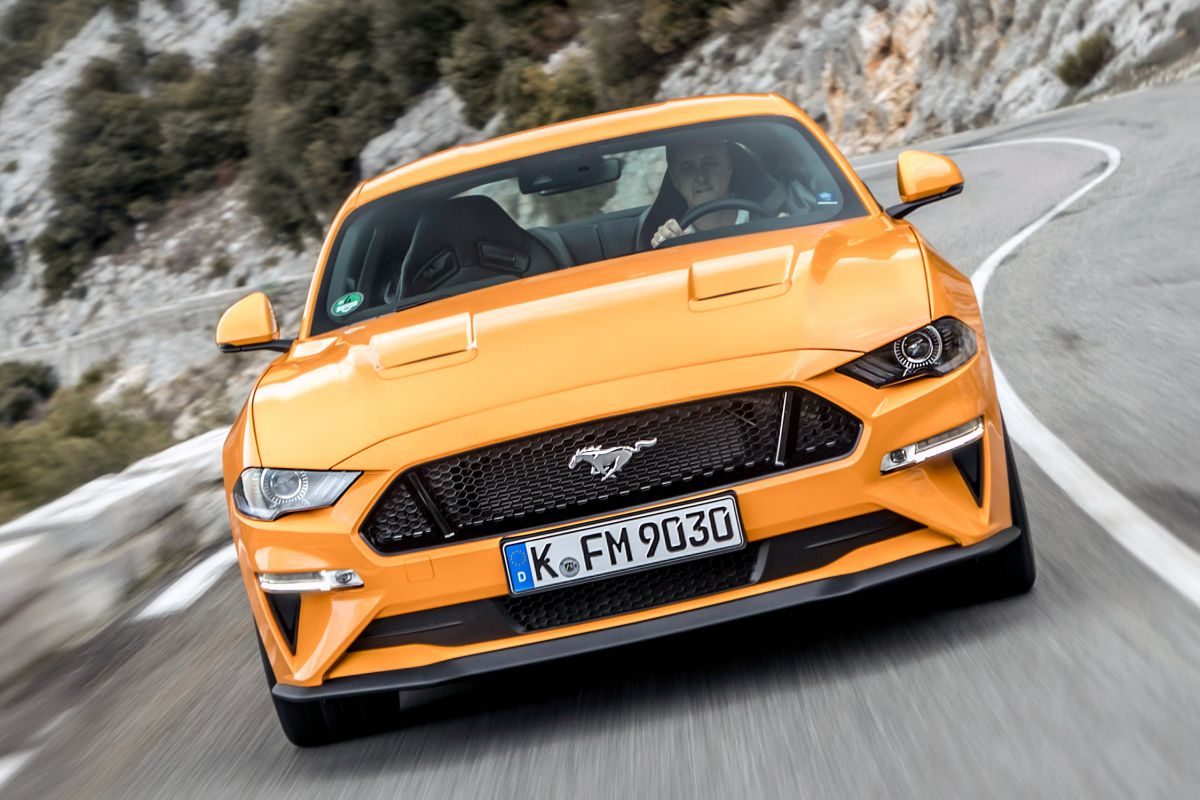 Ford Mustang Fastback · Turuncu — görsel 5